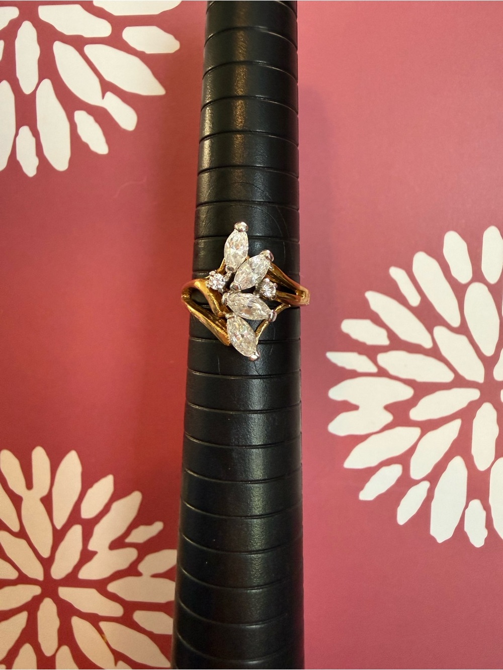 18k GE Cluster Marquise Crystal Ring
